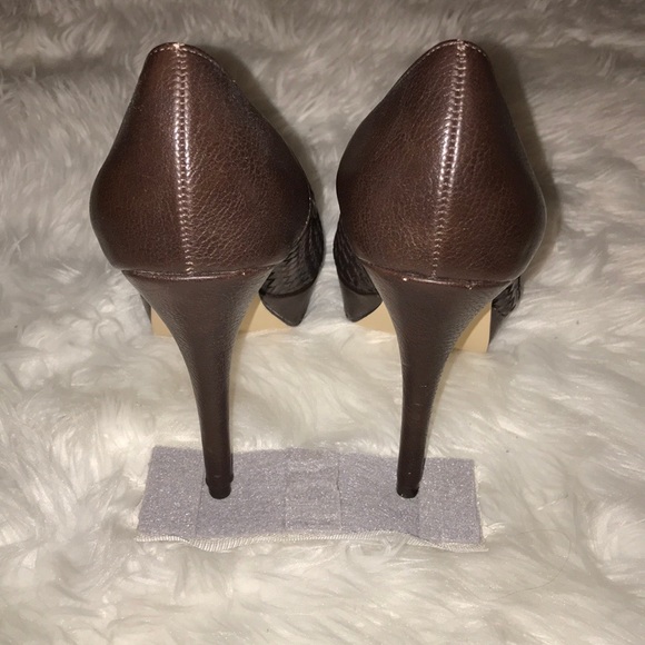 📫 SOLD 📫 Fergalicious Brown Edith Heels NEW - Picture 7 of 7